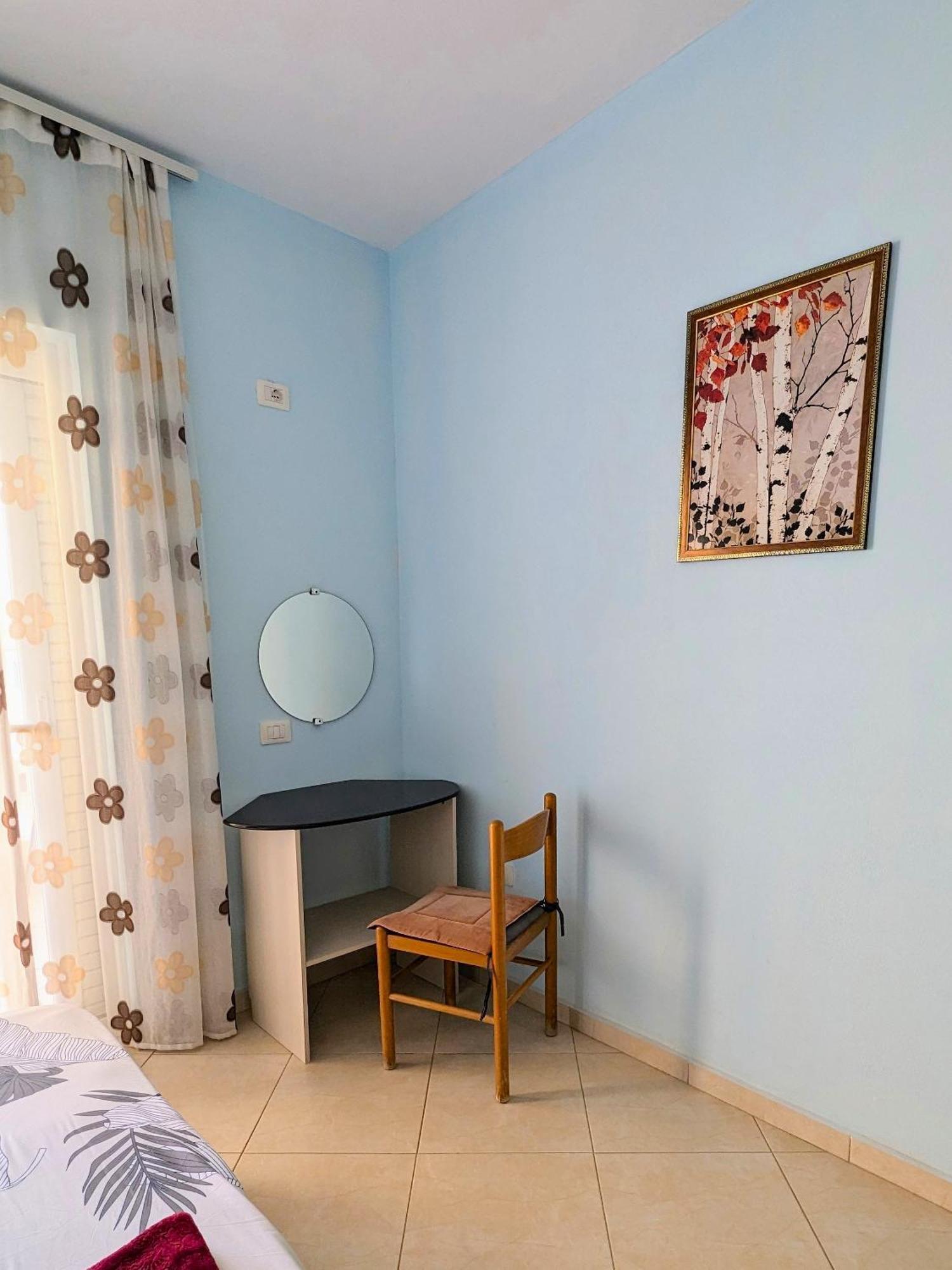 Sarah'S Apartments - 5 Min Walk To Beaches & Boulevard - Big Balcony! Sarande Bagian luar foto