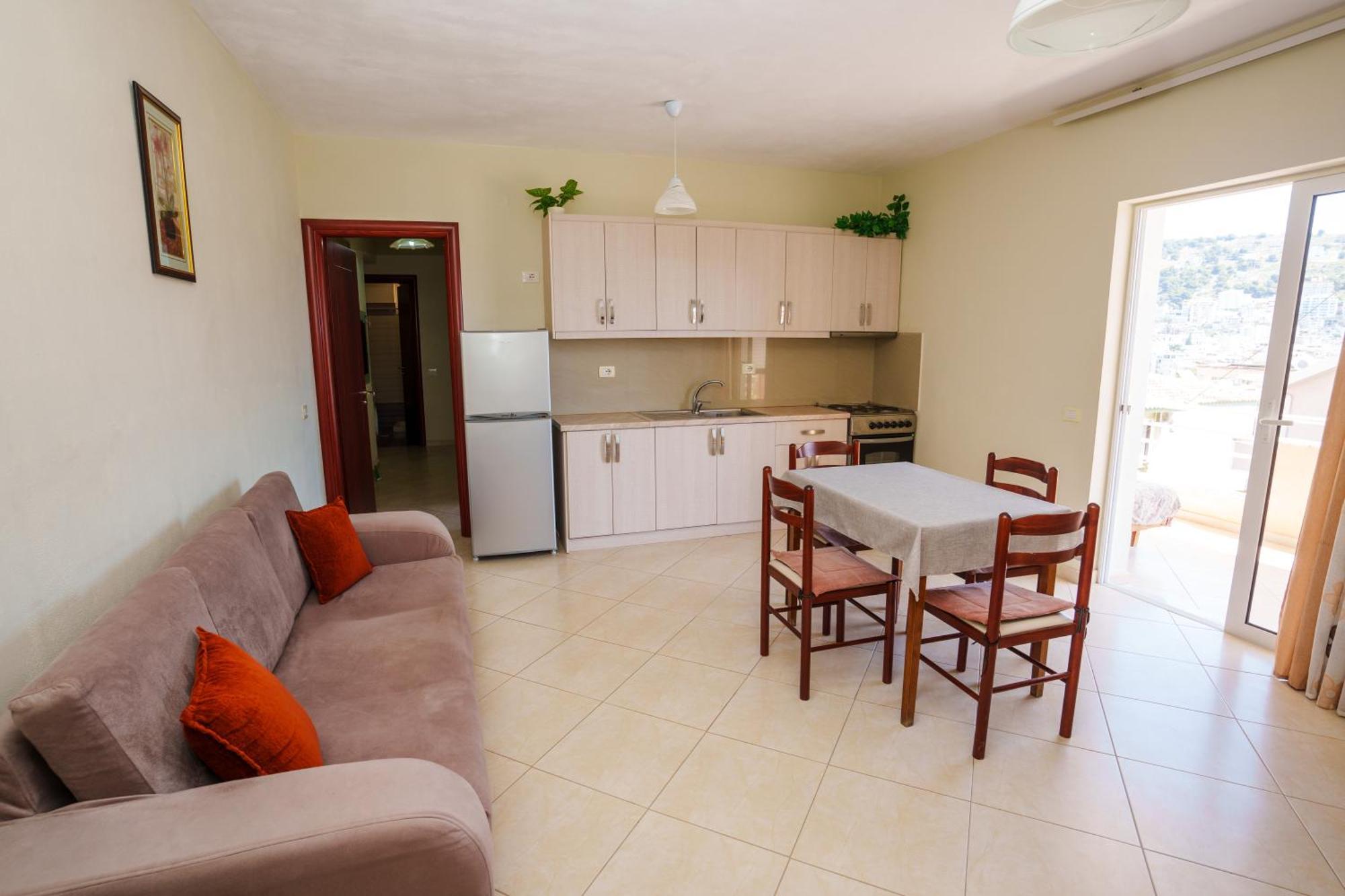 Sarah'S Apartments - 5 Min Walk To Beaches & Boulevard - Big Balcony! Sarande Bagian luar foto