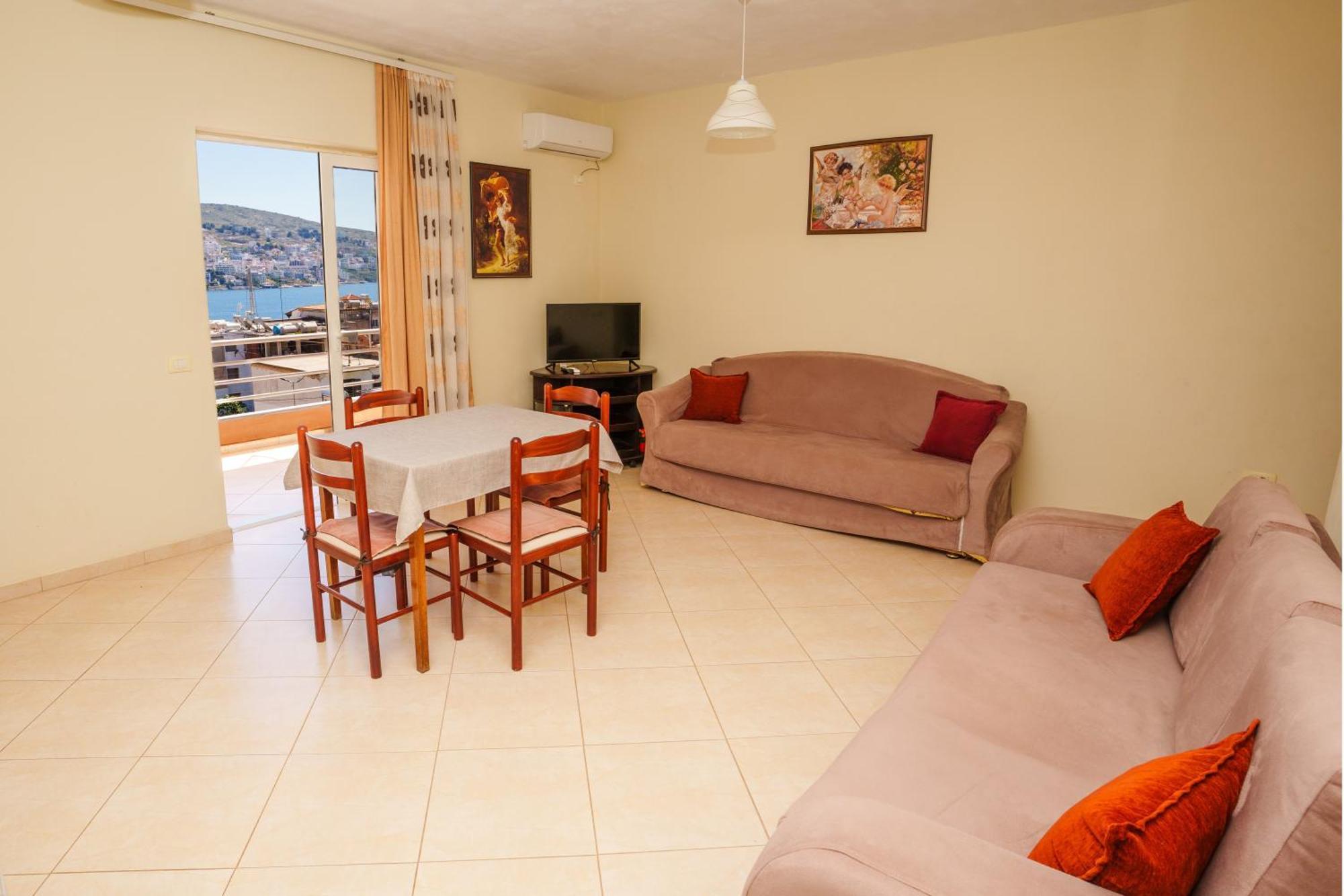 Sarah'S Apartments - 5 Min Walk To Beaches & Boulevard - Big Balcony! Sarande Bagian luar foto